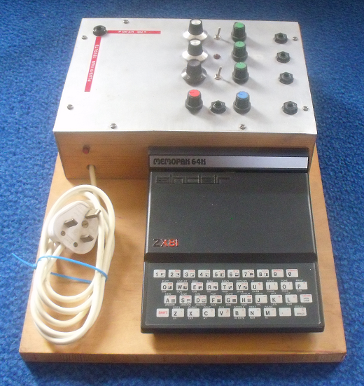 Electronic device comprising ZX81 microcomputer and custom electronics